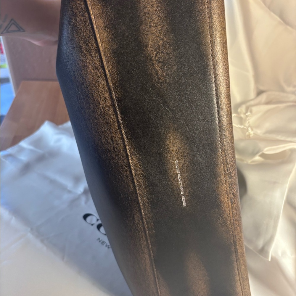 Coach loved Leather Brooklyn 39 Women's Bag - Picture 7 of 10